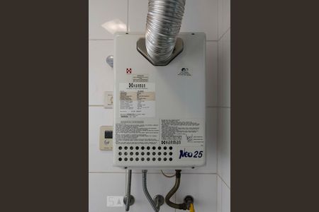 Lavanderia (Aquecedor à gás) de apartamento à venda com 3 quartos, 75m² em Vila Gomes Cardim, São Paulo