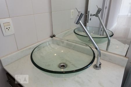 Apartamento à venda com 90m², 2 quartos e 2 vagas Apartamento à venda com 90m², 2 quartos e 2 vagasBanheiro