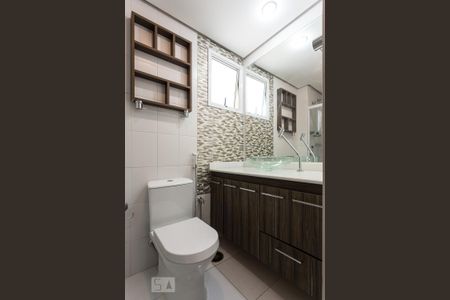 Apartamento à venda com 90m², 2 quartos e 2 vagas Apartamento à venda com 90m², 2 quartos e 2 vagasBanheiro da suíte