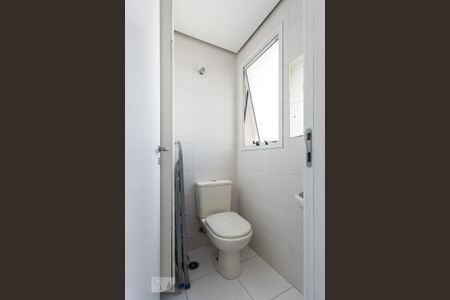 Apartamento à venda com 90m², 2 quartos e 2 vagas Apartamento à venda com 90m², 2 quartos e 2 vagasBanheiro de serviço