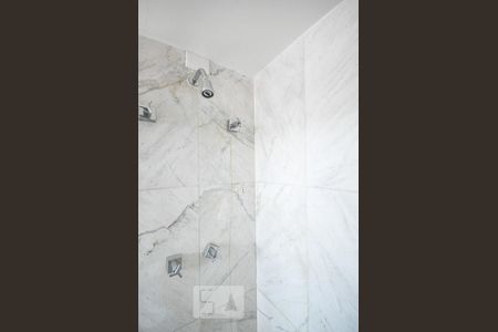 Apartamento à venda com 236m², 4 quartos e 4 vagasdetalhe do banheiro suíte 2