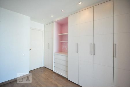 Apartamento à venda com 236m², 4 quartos e 4 vagassuíte 1