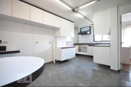 Apartamento à venda com 236m², 4 quartos e 4 vagascozinha