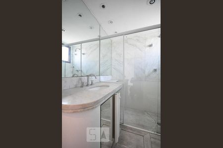 Apartamento à venda com 236m², 4 quartos e 4 vagasbanheiro suíte 1