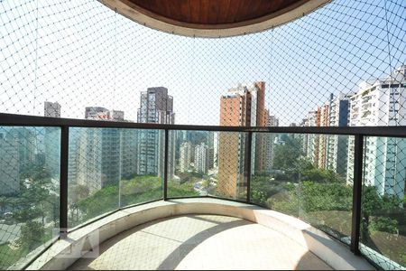 Apartamento à venda com 236m², 4 quartos e 4 vagasvaranda da suíte 3