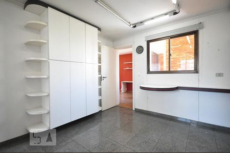 Apartamento à venda com 236m², 4 quartos e 4 vagascozinha