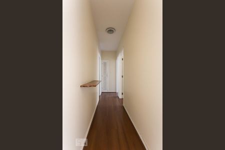 Corredor de apartamento para alugar com 2 quartos, 85m² em Jardim Europa, São Paulo