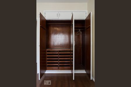 Quarto 2 de apartamento para alugar com 2 quartos, 85m² em Jardim Europa, São Paulo