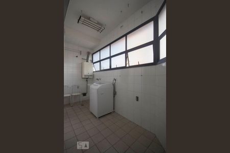 Área Serviço de apartamento para alugar com 3 quartos, 155m² em Campo Belo, São Paulo