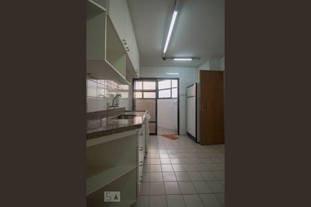 Cozinha de apartamento para alugar com 3 quartos, 155m² em Campo Belo, São Paulo