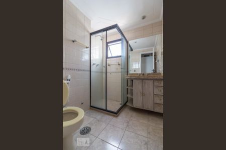 Apartamento à venda com 105m², 2 quartos e 2 vagasBanheiro da Quarto 2 (suite)
