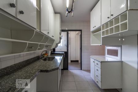 Apartamento à venda com 105m², 2 quartos e 2 vagasCozinha