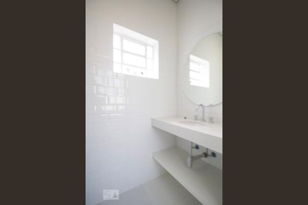 Banheiro de apartamento à venda com 2 quartos, 110m² em Cerqueira César, São Paulo