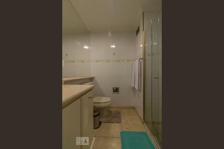 Banheiro de apartamento para alugar com 2 quartos, 66m² em Itaim Bibi, São Paulo