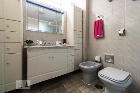 Apartamento para alugar com 133m², 3 quartos e 1 vaga Apartamento para alugar com 133m², 3 quartos e 1 vagaBanheiro da suíte