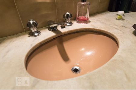 Banheiro de apartamento para alugar com 3 quartos, 133m² em Perdizes, São Paulo