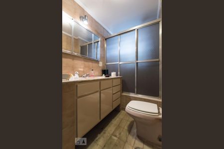 Banheiro de apartamento para alugar com 3 quartos, 133m² em Perdizes, São Paulo