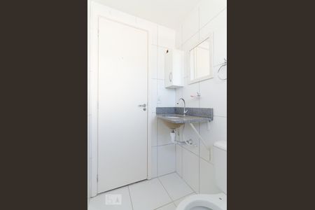 Banheiro de apartamento à venda com 2 quartos, 50m² em Loteamento Parque São Martinho, Campinas