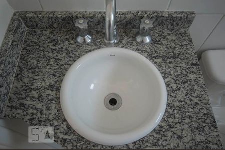 Banheiro de apartamento à venda com 2 quartos, 57m² em Vila Guarani (z Sul), São Paulo