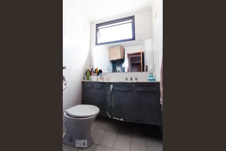 Banheiro social de apartamento para alugar com 3 quartos, 82m² em Botafogo, Campinas