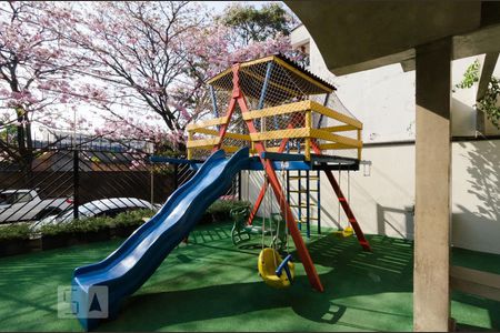 Apartamento para alugar com 82m², 3 quartos e 1 vagaDependências do prédio - playground