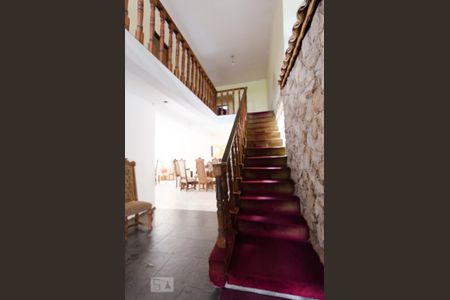 Escada de casa para alugar com 4 quartos, 500m² em Jardim Chapadão, Campinas
