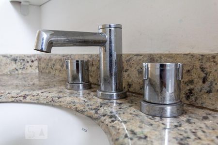 Banheiro de apartamento para alugar com 2 quartos, 60m² em Vila Andrade, São Paulo