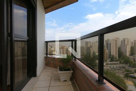 Apartamento à venda com 213m², 3 quartos e 3 vagas Apartamento à venda com 213m², 3 quartos e 3 vagasVaranda da Suíte 2