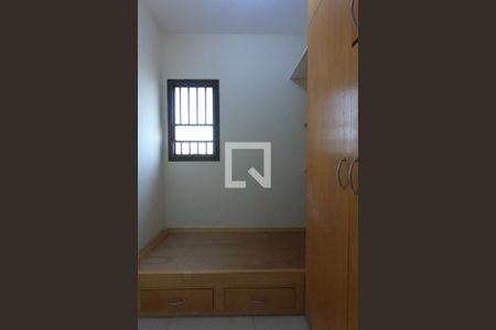 Apartamento à venda com 213m², 3 quartos e 3 vagas Apartamento à venda com 213m², 3 quartos e 3 vagasÁrea de Serviço