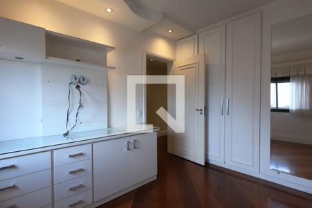 Apartamento à venda com 213m², 3 quartos e 3 vagas Apartamento à venda com 213m², 3 quartos e 3 vagasQuarto