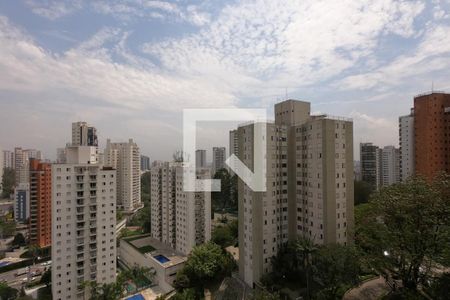 Apartamento à venda com 213m², 3 quartos e 3 vagas Apartamento à venda com 213m², 3 quartos e 3 vagasVista