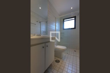 Apartamento à venda com 213m², 3 quartos e 3 vagas Apartamento à venda com 213m², 3 quartos e 3 vagasBanheiro