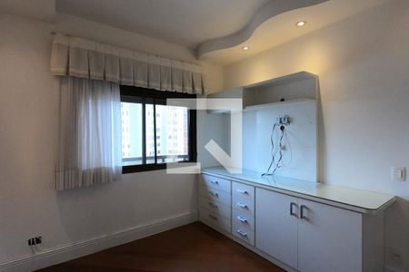 Apartamento à venda com 213m², 3 quartos e 3 vagas Apartamento à venda com 213m², 3 quartos e 3 vagasQuarto