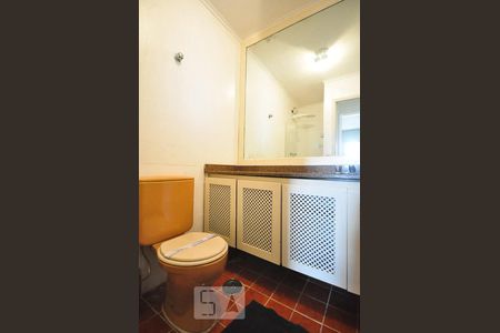 Banheiro de apartamento para alugar com 1 quarto, 50m² em Vila Andrade, São Paulo