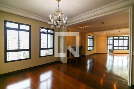 Sala de apartamento para alugar com 3 quartos, 320m² em Vila Suzana, São Paulo