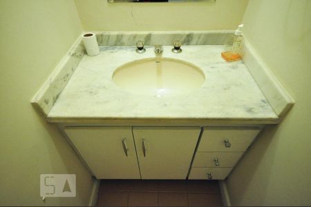 Apartamento à venda com 70m², 3 quartos e 2 vagasdetalhe do banheiro