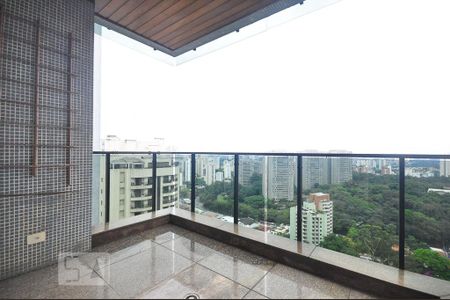 varanda 2 de apartamento à venda com 3 quartos, 180m² em Vila Suzana, São Paulo