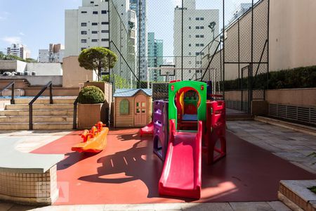 Apartamento para alugar com 250m², 4 quartos e 4 vagasPlayground