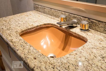 Apartamento para alugar com 250m², 4 quartos e 4 vagasBanheiro da suíte 1