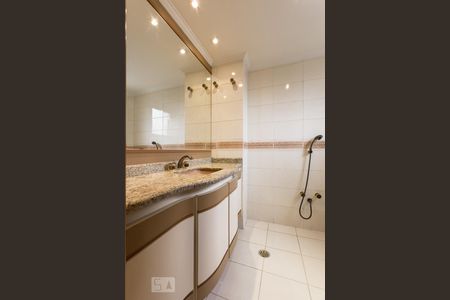 Apartamento para alugar com 250m², 4 quartos e 4 vagasBanheiro da suíte 3