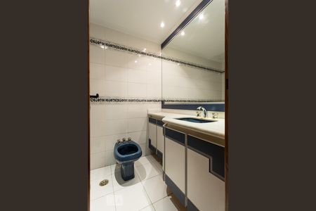 Apartamento para alugar com 250m², 4 quartos e 4 vagasBanheiro da suíte 4