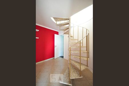 escada de apartamento à venda com 2 quartos, 85m² em Vila Andrade, São Paulo