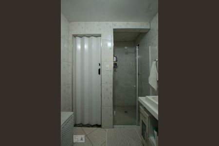 Banheiro de apartamento para alugar com 1 quarto, 48m² em Cambuci, São Paulo