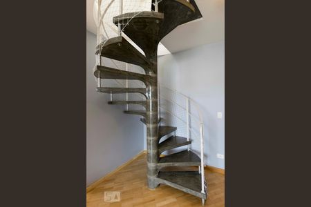 Sala (Escadas) de apartamento à venda com 2 quartos, 110m² em Vila Guarani (z Sul), São Paulo