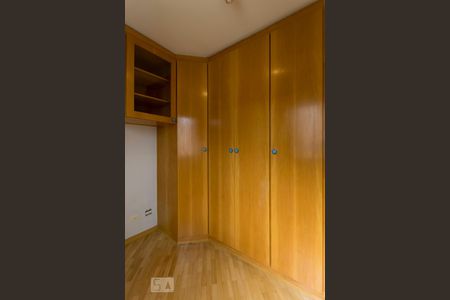Apartamento à venda com 110m², 2 quartos e 2 vagasQuarto 1 (Armários)