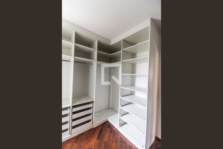 Casa de condomínio à venda com 400m², 4 quartos e 3 vagasCloset da suíte 1
