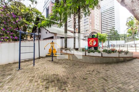 Casa de condomínio à venda com 400m², 4 quartos e 3 vagasAcademia