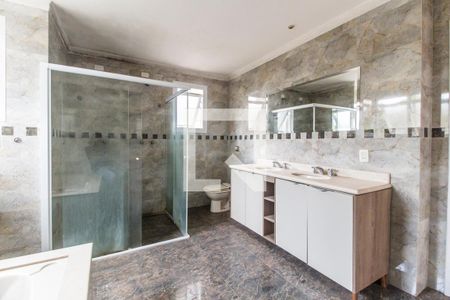 Casa de condomínio à venda com 400m², 4 quartos e 3 vagasBanheiro da Suíte 1