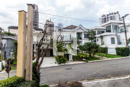 Casa de condomínio à venda com 400m², 4 quartos e 3 vagasVista