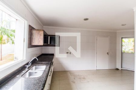 Casa de condomínio à venda com 400m², 4 quartos e 3 vagasCozinha